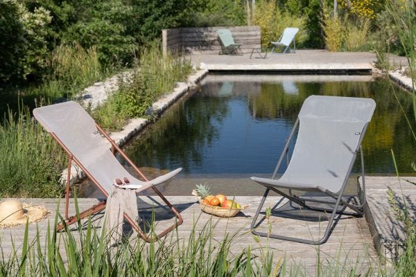 Welches Material sollte man für witterungsbeständige Gartenmöbel wählen?